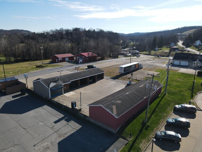More Photos Of 118 School Dr, Waynesburg Flex For Sale