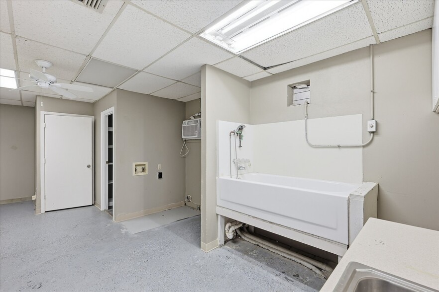 More Photos Of 2141-2149 W Park Blvd, Plano Unknown For Lease