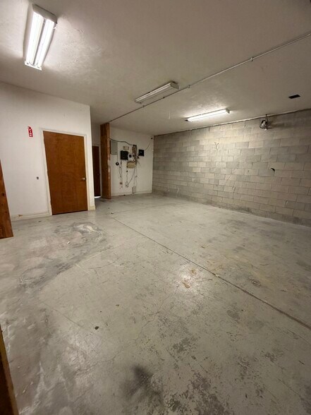 More Photos Of 4707 Enterprise Ave, Naples Loft Creative Space For Lease