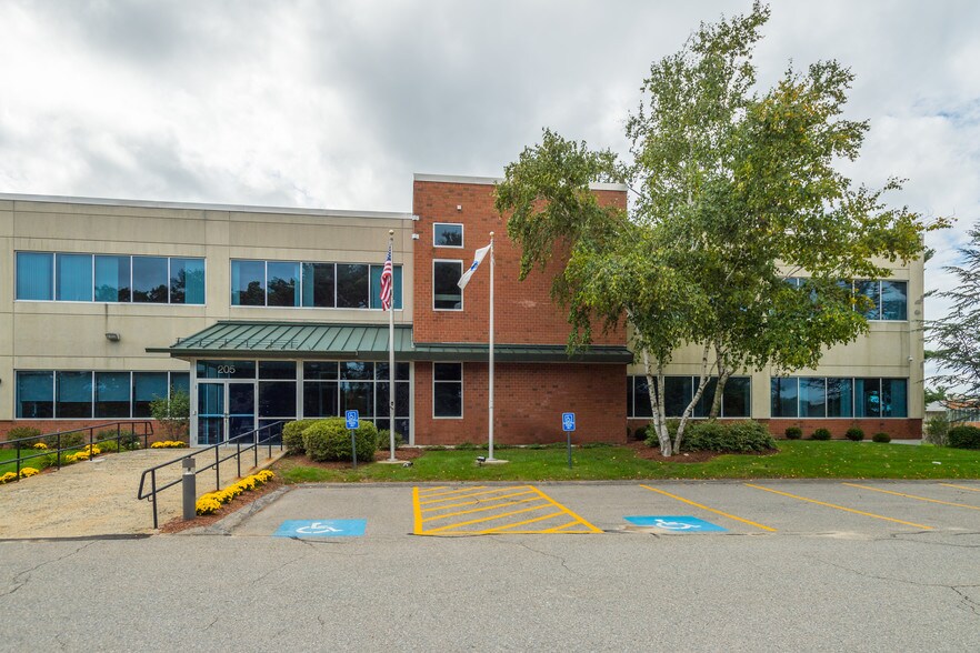 More Photos Of 205 Lowell St, Wilmington Light Manufacturing For Lease