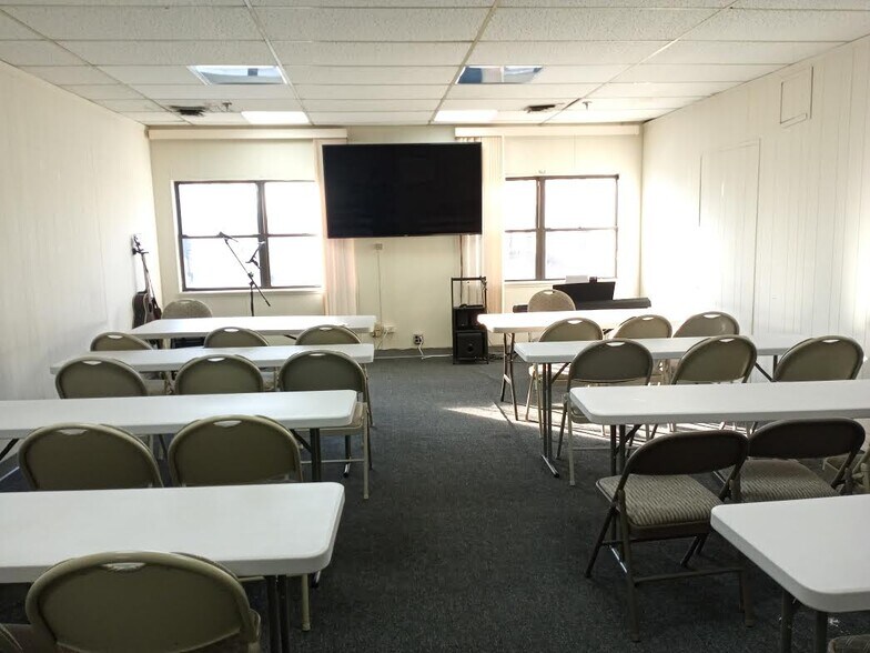 More Photos Of 117 Fort Lee Rd, Leonia Office For Lease