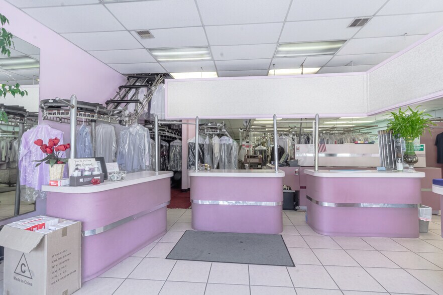 More Photos Of 2040-2050 Huntington Dr, San Marino Storefront For Sale