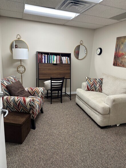 More Photos Of 8330-8350 Meadow Rd, Dallas Office For Sale