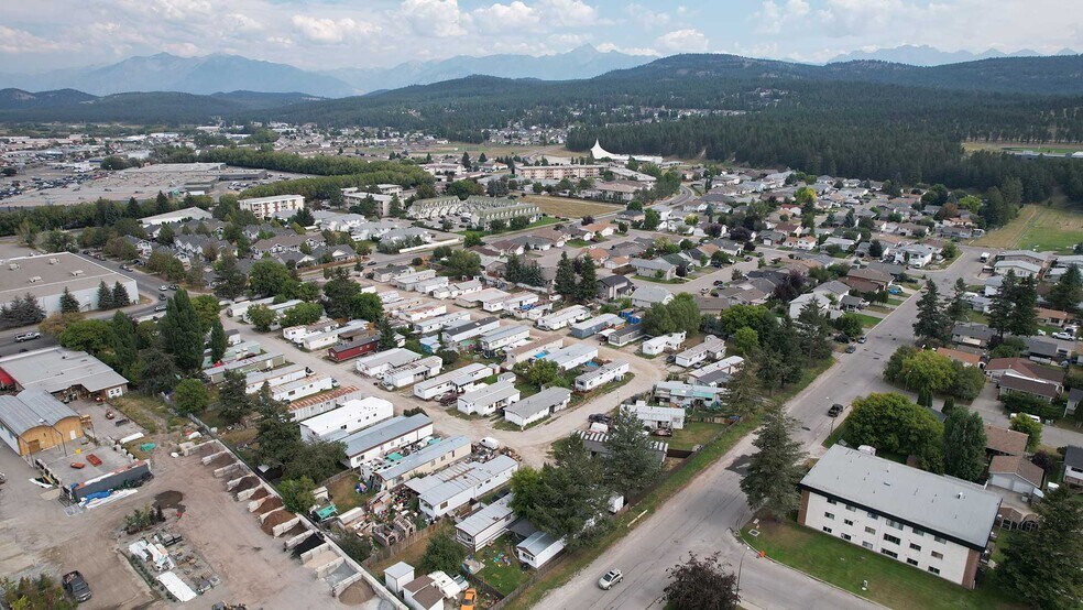 More Photos Of 2025 N 10th St, Cranbrook Manufactured Housing Mobile Home Park For Sale