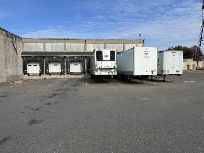 More Photos Of 75 Aircraft Rd, Southington Manufacturing For Lease