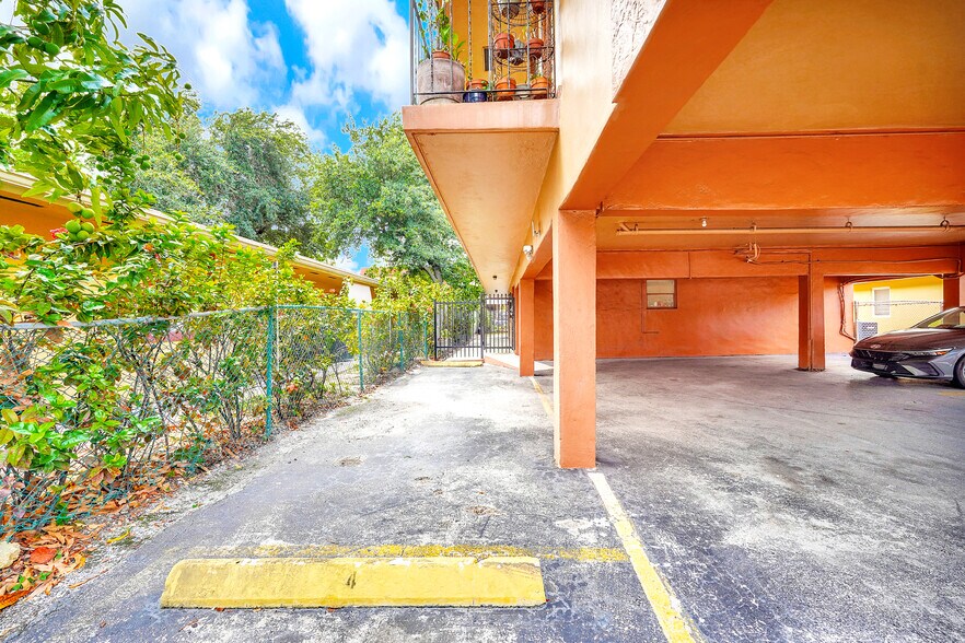 More Photos Of 16178 NE 19th Pl, Miami Apartments For Sale