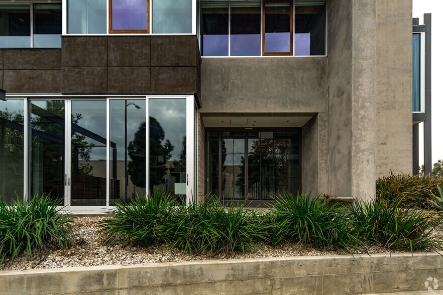 More Photos Of 5340 Alla Rd, Los Angeles Schools For Lease