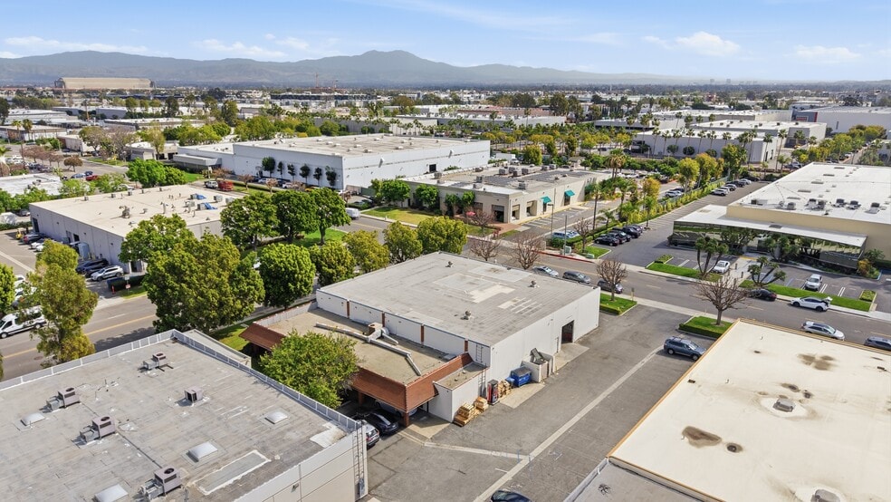More Photos Of 1882 Reynolds Ave, Irvine Warehouse For Lease