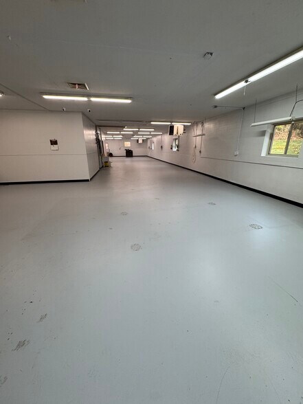 More Photos Of 1777 N Colony Rd, Meriden Warehouse For Lease