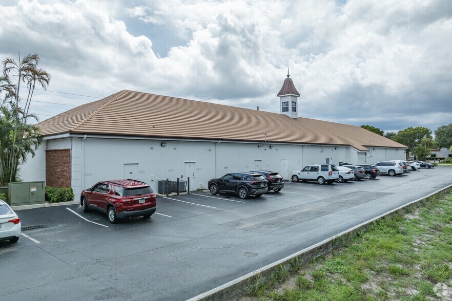 More Photos Of 3717 W Boynton Beach Blvd, Boynton Beach Medical For Lease