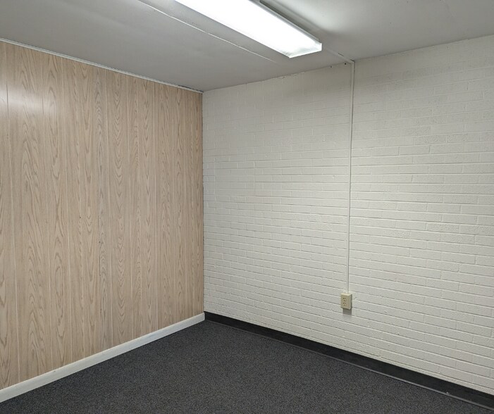 More Photos Of 2 W Park Ave, Dubois Office For Sale