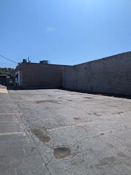 More Photos Of 2017 W Hubbard St, Chicago Warehouse For Lease