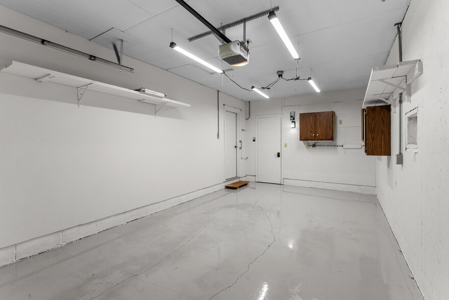 More Photos Of 910 E Cedar Ave, Manitowoc Apartments For Sale