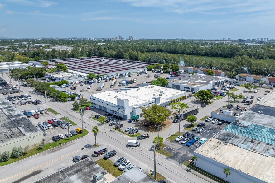More Photos Of 1051 NW 3rd St, Hallandale Distribution For Lease