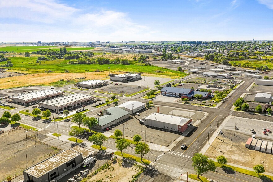 More Photos Of 720 E 3rd Ave, Moses Lake Manufacturing For Sale