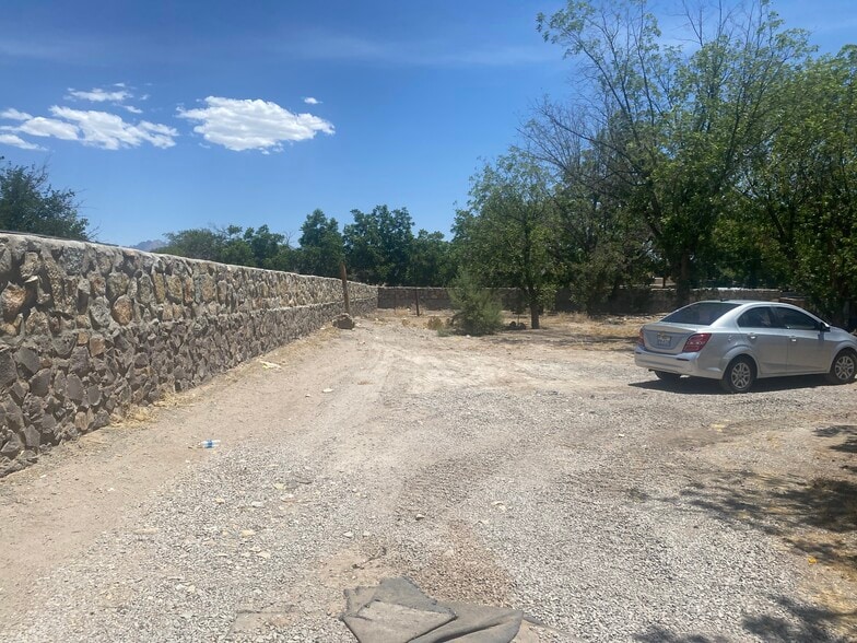 More Photos Of 8493-8495 S Main St, Mesilla Park Storefront For Sale