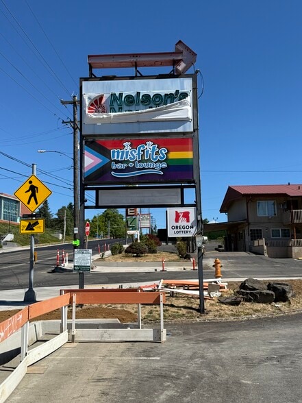 More Photos Of 2530 NE 82ND Ave, Portland Restaurant For Sale