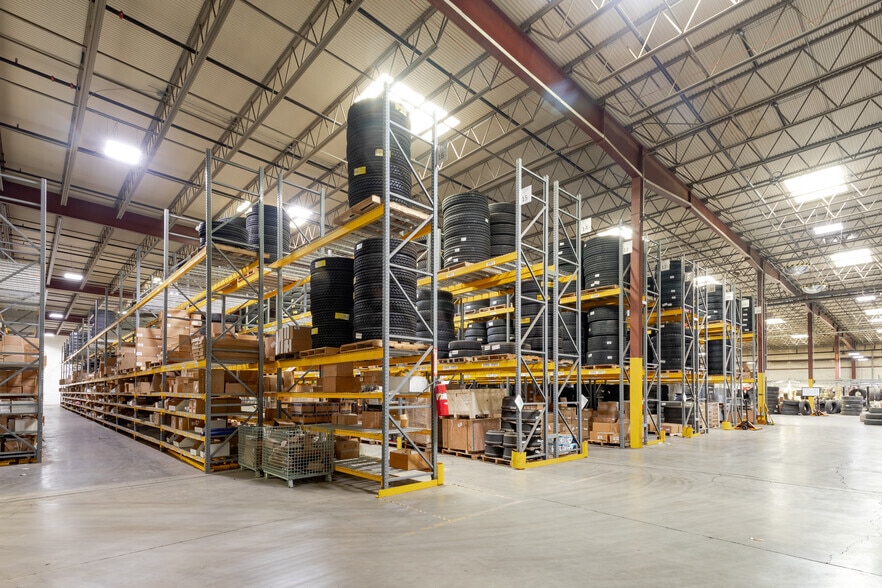 More Photos Of 4625 Interstate Way, Kingman Distribution For Lease