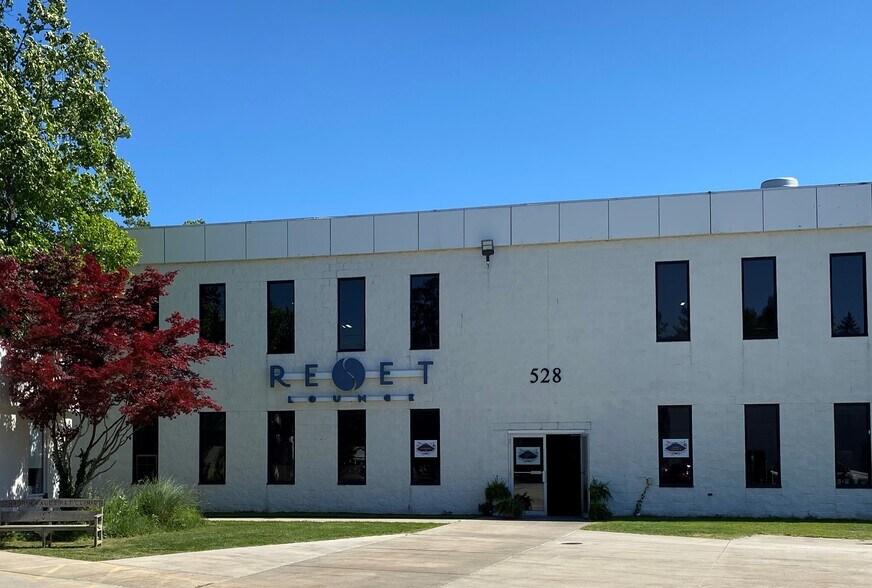 More Photos Of 524 E Washington St, Chagrin Falls Restaurant For Sale