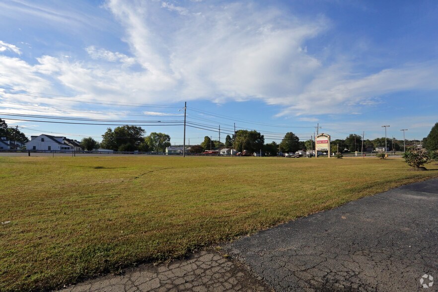 More Photos Of 1342 W Main St, Danville Land For Lease