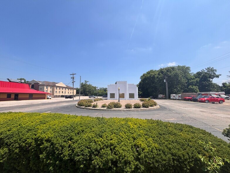 More Photos Of 1295 S 11th St, Niles Fast Food For Lease