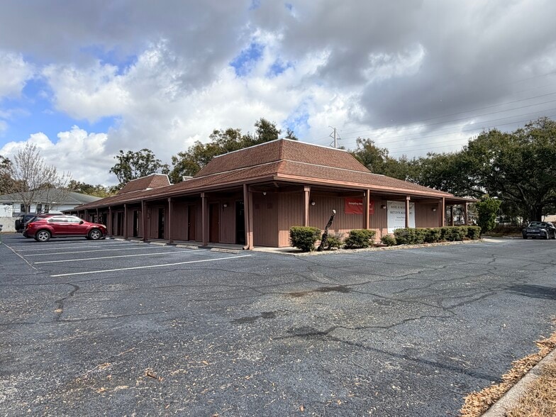 More Photos Of 6725 Cedarridge Dr, Zephyrhills Medical For Lease