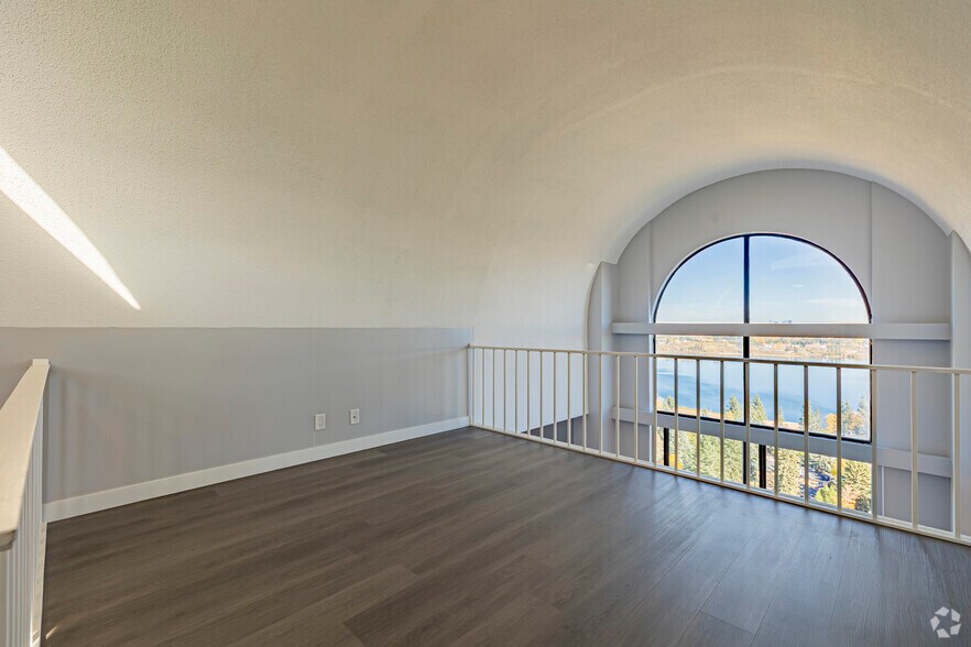 More Photos Of 2105 90 Av SW, Calgary Apartments For Lease