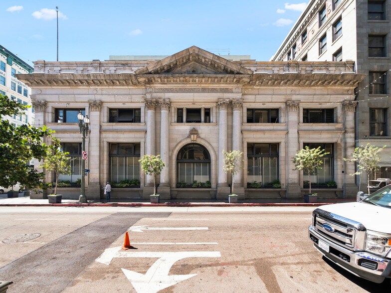 More Photos Of 401 S Main St, Los Angeles Loft Creative Space For Lease