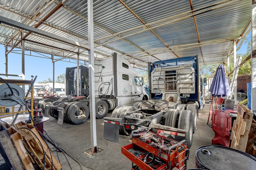 More Photos Of 850 NW 12th Ter, Pompano Beach Warehouse For Lease