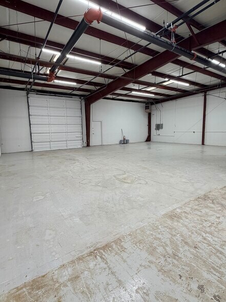 More Photos Of 12999-13003 Murphy Rd, Stafford Unknown For Lease