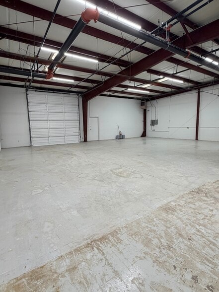 More Photos Of 12999-13003 Murphy Rd, Stafford Unknown For Lease