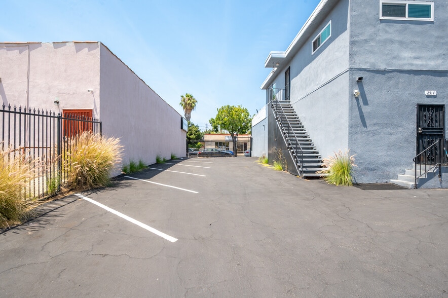More Photos Of 2517 W Beverly Blvd, Montebello Storefront Retail Residential For Sale