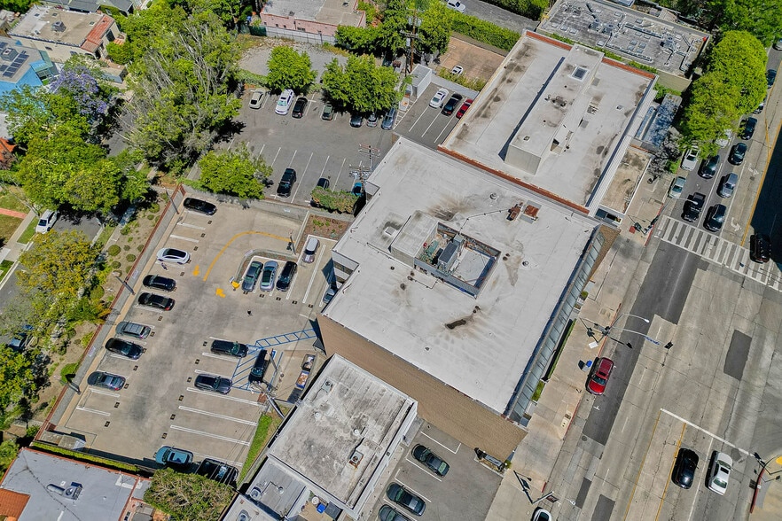 More Photos Of 8737 Beverly Blvd, West Hollywood Medical For Sale
