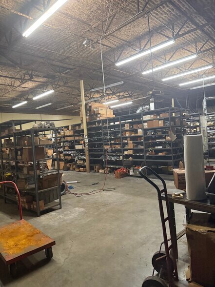 More Photos Of 10902 Roark Rd, Houston Warehouse For Lease
