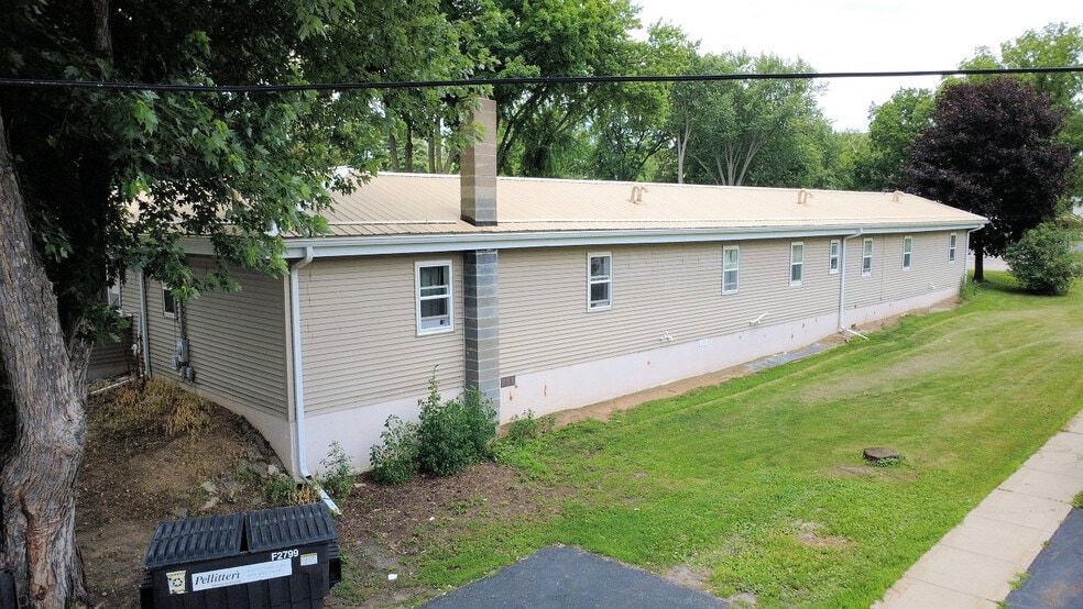 More Photos Of 511 Vine St, Wisconsin Dells Apartments For Sale