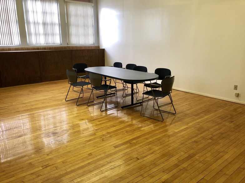 More Photos Of 4101 E 30th St, Indianapolis Office For Lease