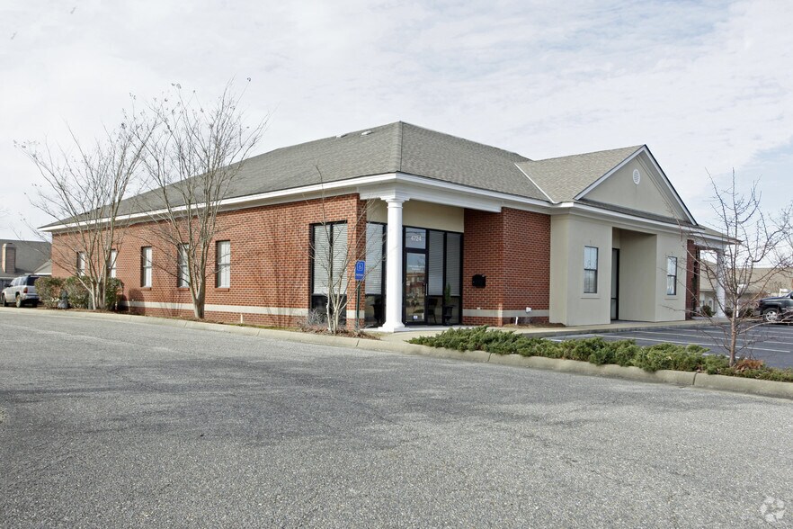 More Photos Of 4720-4724 Woodmere Blvd, Montgomery Office For Lease