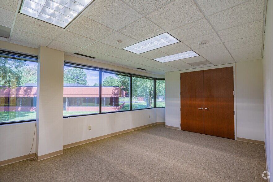 More Photos Of 4315-4451 Cox Rd, Glen Allen Unknown For Lease