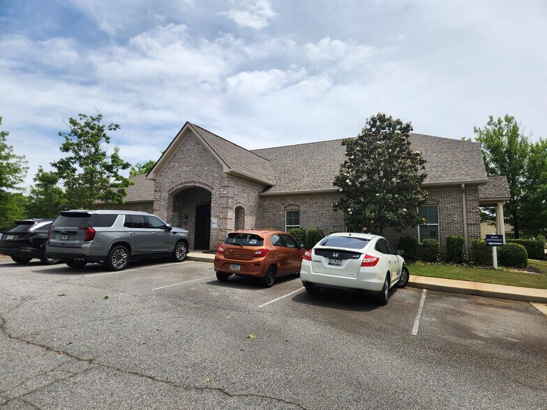 Primary Photo Of 418 Town Park Blvd, Evans Medical For Lease