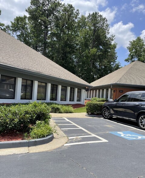 More Photos Of 5815 Live Oak Pky, Norcross Unknown For Lease