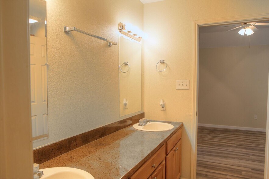 More Photos Of 141 Lindas Creek Ln, Weatherford Multifamily For Sale