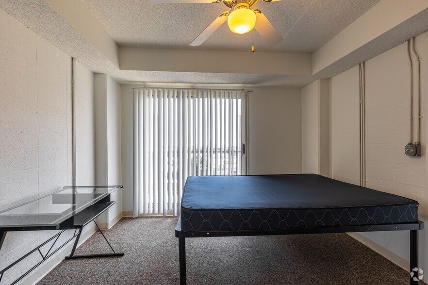 More Photos Of 1001 University Ave, Lubbock Apartments For Lease