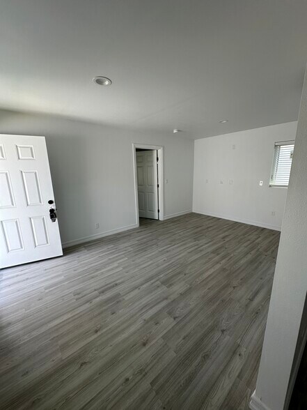 More Photos Of 1235 Clavel Ave, Ventura Apartments For Sale