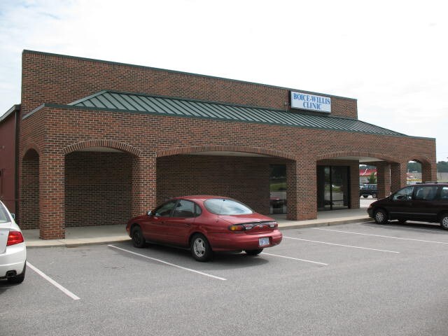 More Photos Of 3904-3946 Bishop Rd, Rocky Mount Storefront For Lease