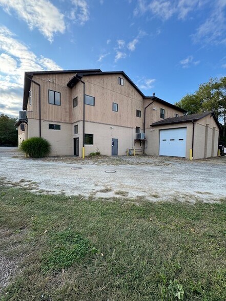 More Photos Of 8 Maple Dr, Monroe Warehouse For Lease