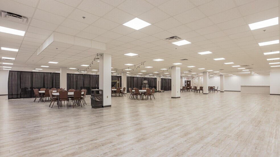 More Photos Of 203 S Washington Ave, Saginaw Medical For Lease