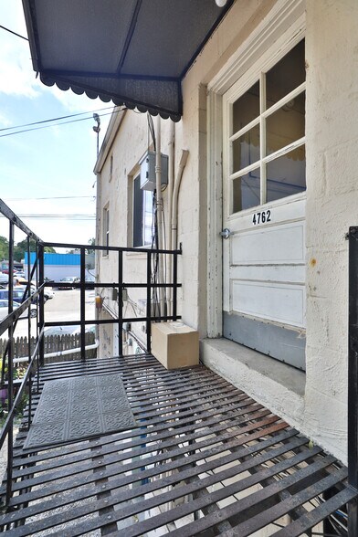 More Photos Of 4760-4764 N High St, Columbus Storefront Retail Residential For Sale