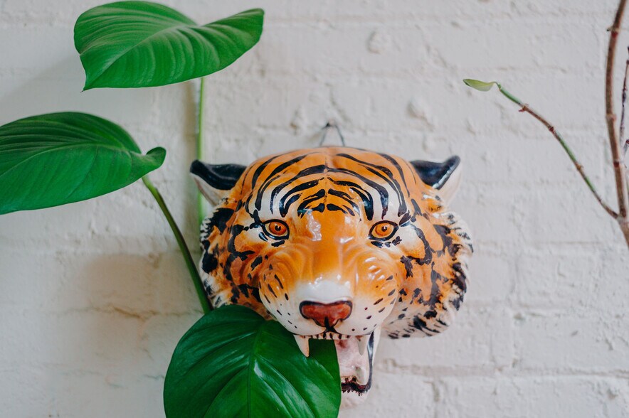 More Photos Of 607 4th St, Los Angeles Showroom For Sale