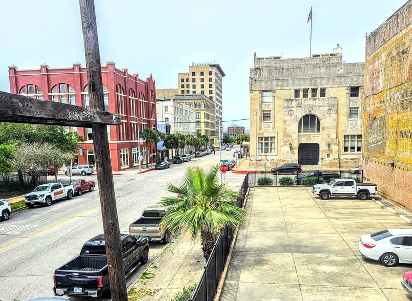 More Photos Of 622 Kempner, Galveston Loft Creative Space For Lease