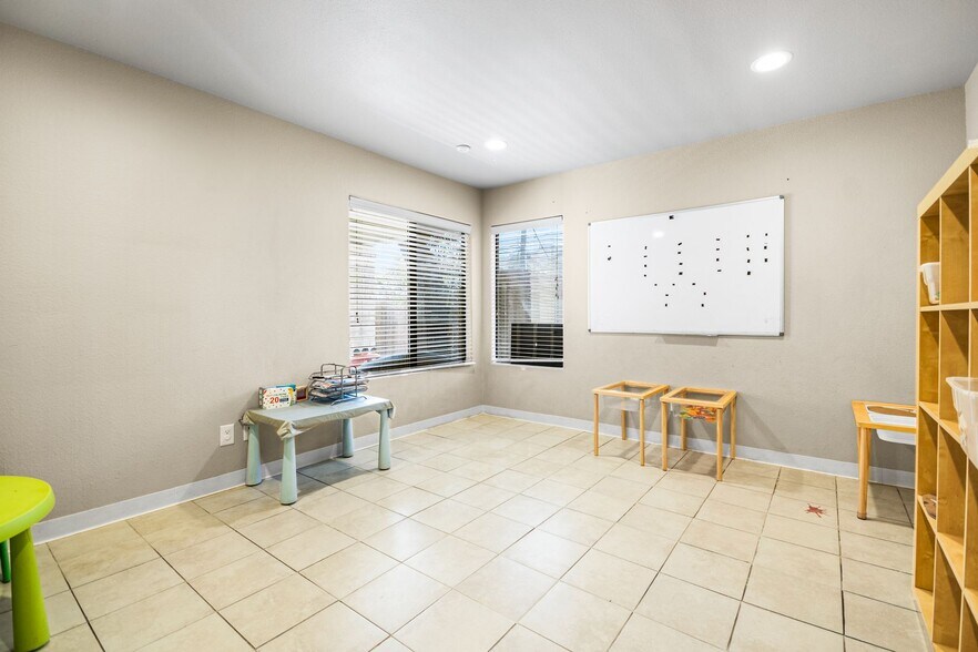 More Photos Of 14235 Blanco Rd, San Antonio Office For Sale
